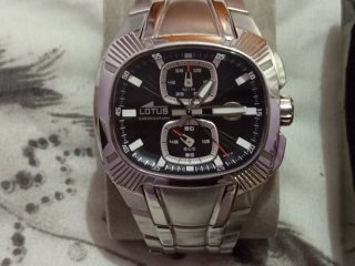 Reloj Lotus Cronógrafo Plata y Negro