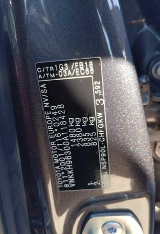 Toyota puerta delantera derecha yaris 486161