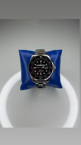 Reloj de hombre submarino cara negra