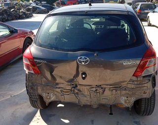 486163 puerta trasera derecha toyota yaris active