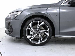 AUDI A3 1.5 40 TFSI E S TRONIC GENUINE ED SPBACK 204 5P