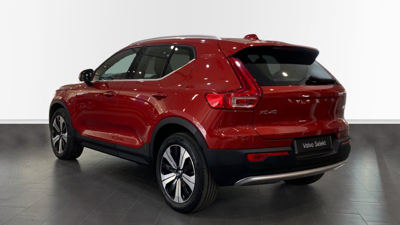 Volvo XC40 2024, foto 2