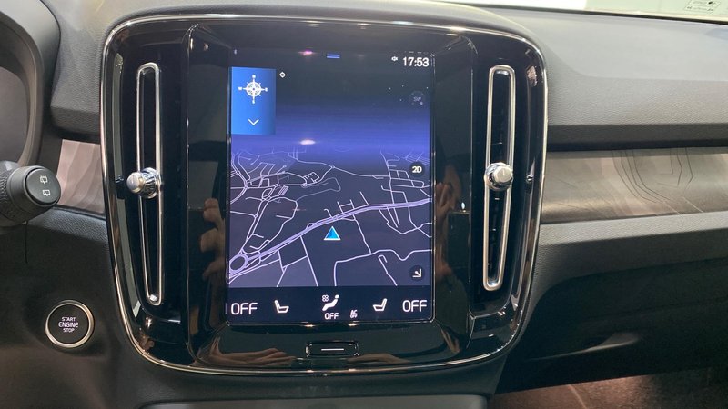 Volvo XC40 2024, foto 13