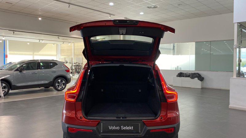 Volvo XC40 2024, foto 14