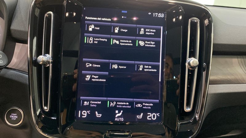 Volvo XC40 2024, foto 20