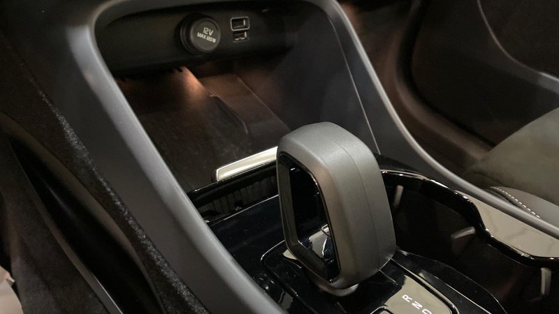 Volvo XC40 2024, foto 21