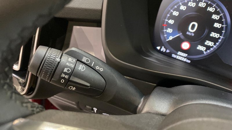 Volvo XC40 2024, foto 26