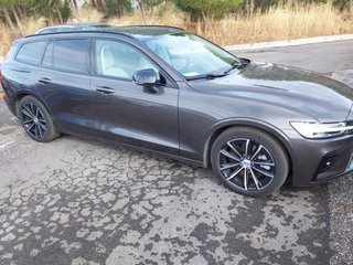 VOLVO V60 2.0 T6 PHEV PLUS DARK AUTO 4WD 5P