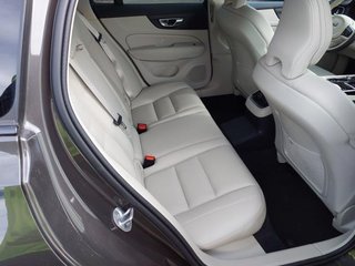 VOLVO V60 2.0 T6 PHEV PLUS DARK AUTO 4WD 5P