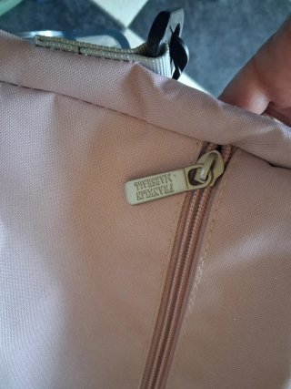 Borsa a tracolla rosa e argento