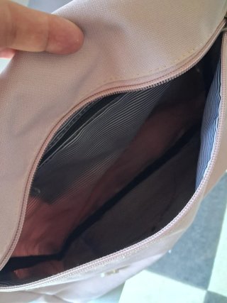 Borsa a tracolla rosa e argento