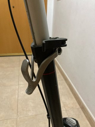 Patinete no eléctrico gris