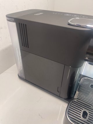 Cafetera Nespresso Lattissima One