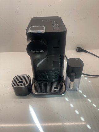 Cafetera Nespresso Lattissima One