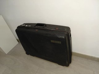 Maleta grande con ruedas