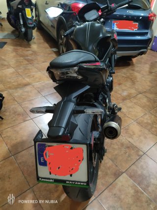 Kawasaki Z650 Negra y Roja