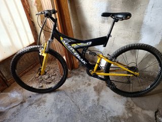 Bicicleta de Montaña ACTINTRAK Negra/Amarilla