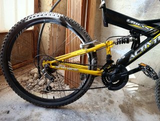 Bicicleta de Montaña ACTINTRAK Negra/Amarilla