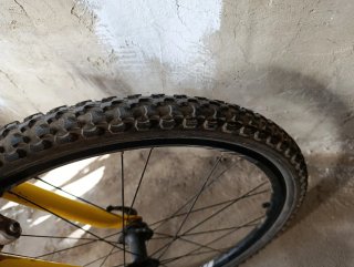 Bicicleta de Montaña ACTINTRAK Negra/Amarilla
