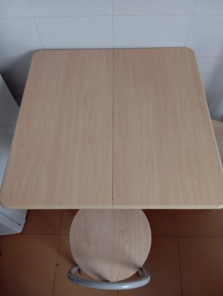 Mesa y 2 Sillas plegable