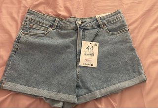 Pantalón corto vaquero azul talla 44