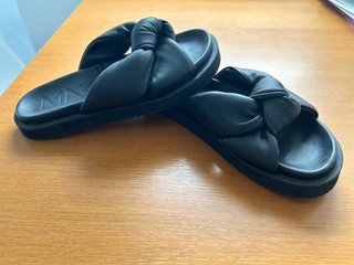 Sandalias negras Mango nudo