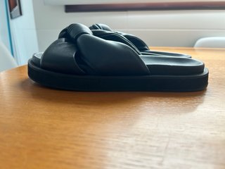 Sandalias negras Mango nudo