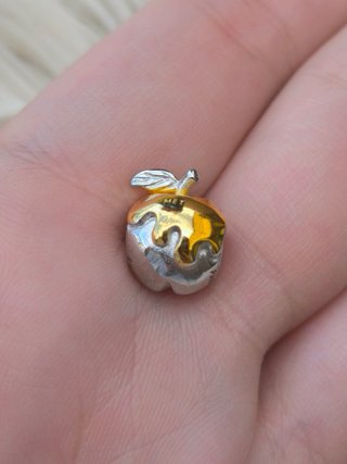 CHARM BLANCANIEVES MANZANA ENVENANADA DISNEY
