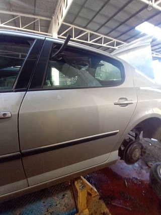 PUERTA TRASERA IZQUIERDA Peugeot 407 (2004->)