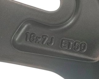 42611f4040 llanta toyota c-hr hybrid 2322538