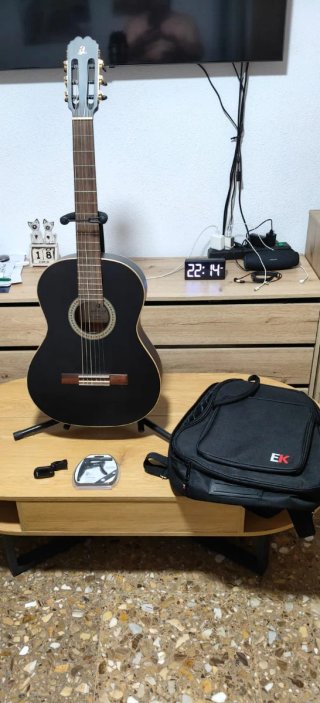 Guitarra Admira Clásica Negra