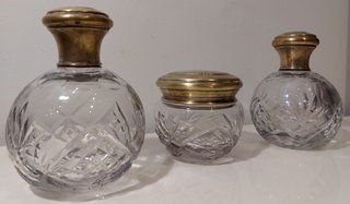 Juego de tocador antiguo de cristal y plata 1920