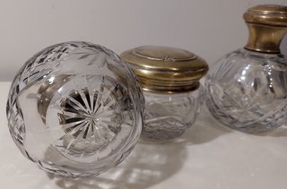 Juego de tocador antiguo de cristal y plata 1920