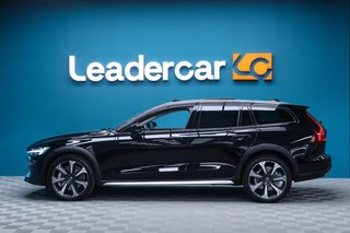 Volvo V60 2.0 B5 (G) AWD Cross Country Pro AUTO
