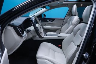 Volvo V60 2.0 B5 (G) AWD Cross Country Pro AUTO