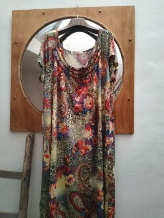 Vestito ampio fantasia floreale