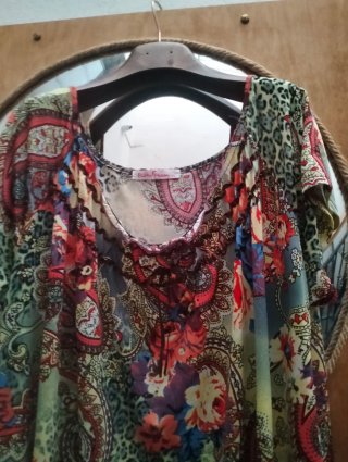Vestito ampio fantasia floreale