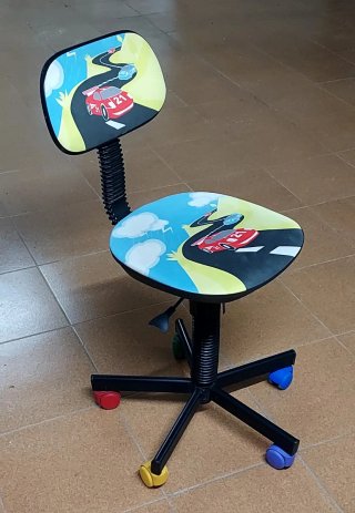 Silla giratoria infantil con ruedas