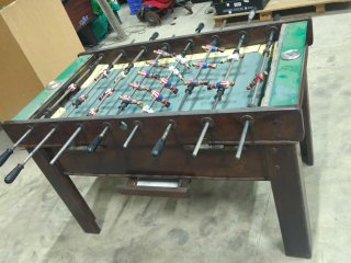 Futbolín clásico de madera