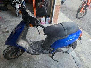 Piaggio Typhoon 49cc Scooter Azul