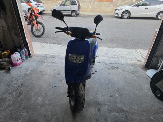 Piaggio Typhoon 49cc Scooter Azul