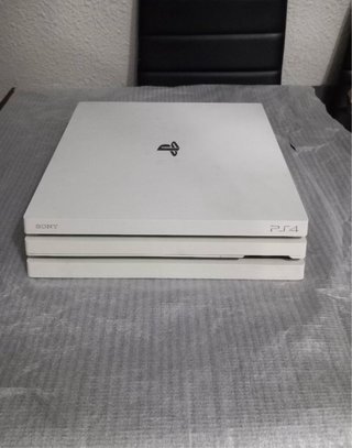 Playstation 4 Pro 1TB Blanca