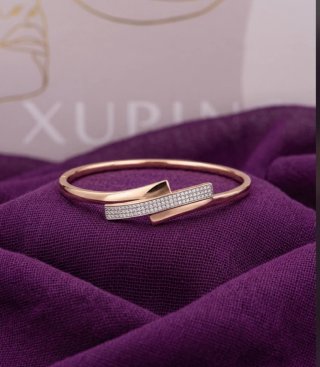 Pulsera rígida