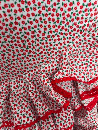 Falda rociera estampado flores rojas (talla 36)