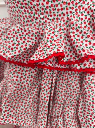 Falda rociera estampado flores rojas (talla 36)