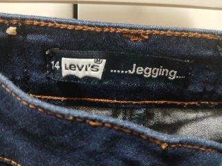 Pantalón vaquero Levi's azul
