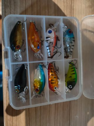 Set 8 señuelos pesca variados