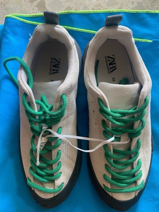 ZARA Zapatillas Niño Beige y Verde