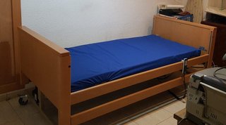Cama articulada de madera