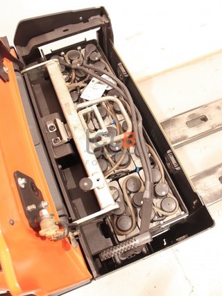 Ref. M-6687 Transpaleta Eléctrica Plataforma Toyota LPE 200